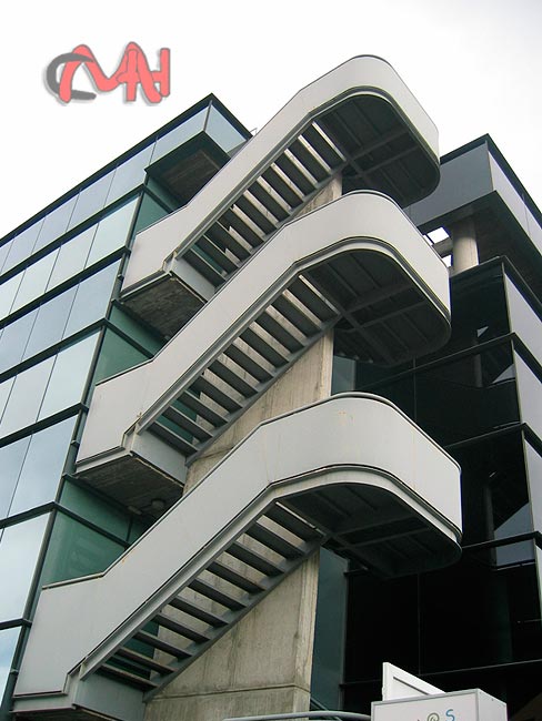 Escaleras Exteriores acero galvanizado-Cerrajerías en Madrid