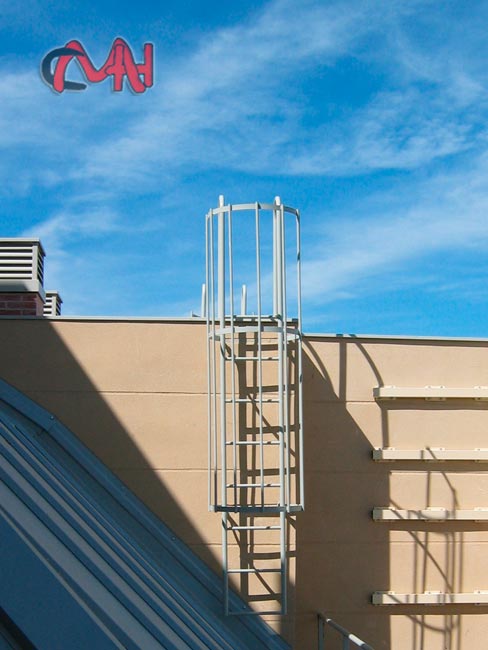 Escaleras Exteriores acero galvanizado-Cerrajerías en Madrid