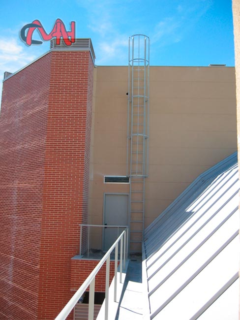 Escaleras Exteriores acero galvanizado-Cerrajerías en Madrid